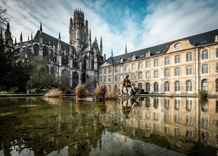 Aux Jardins De L\'Hotel De Ville - Appartement Hypercentre Avec Parking Prive