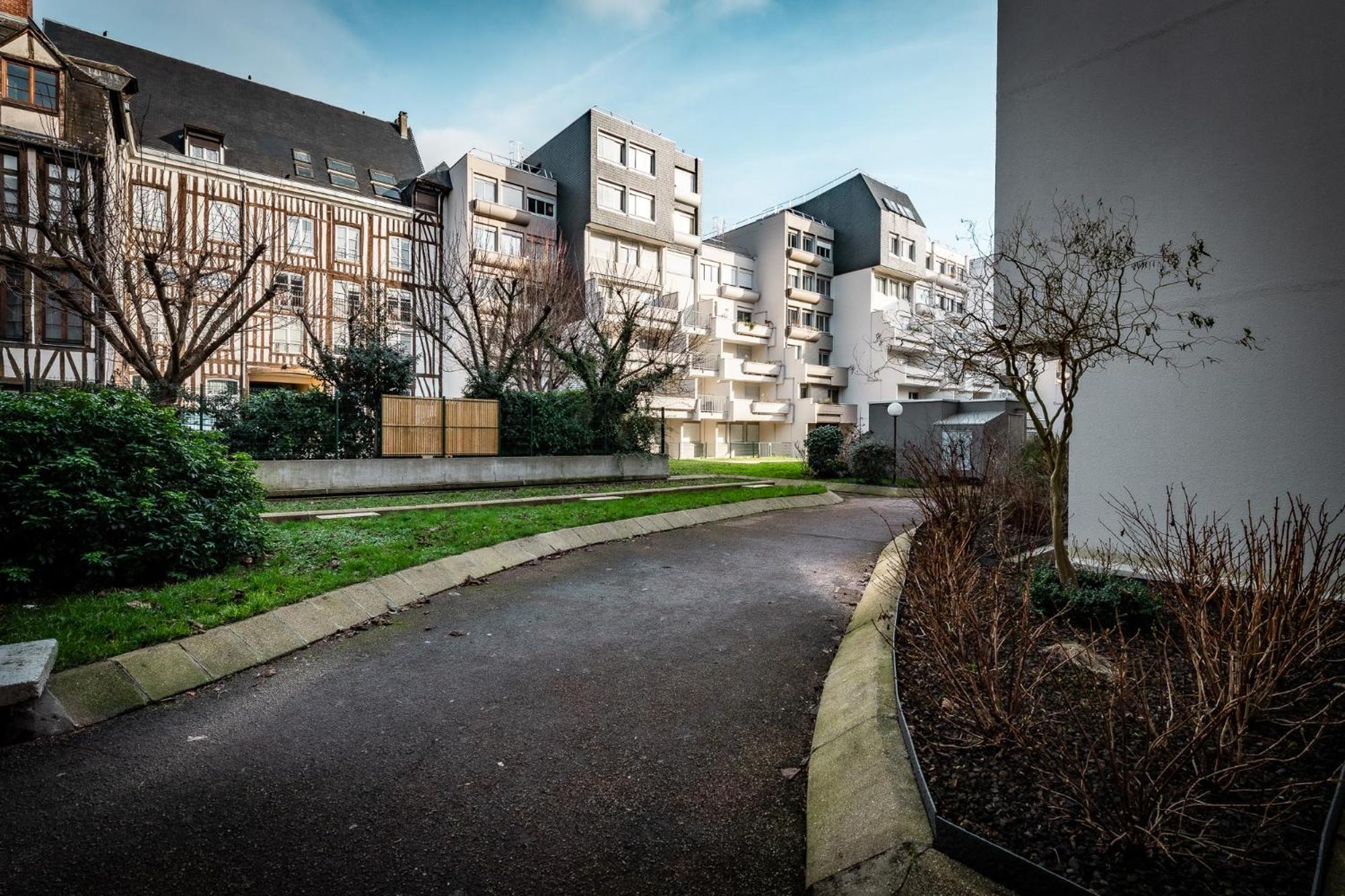 Apartment Aux Jardins De L'hotel De - Hypercentre Avec Parking Prive *