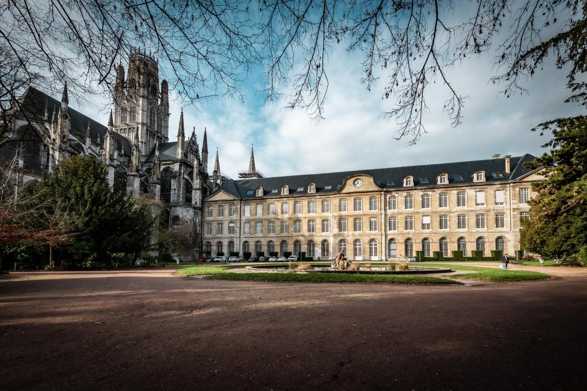 Aux Jardins De L'hotel De - Hypercentre Avec Parking Prive Apartment Rouen
