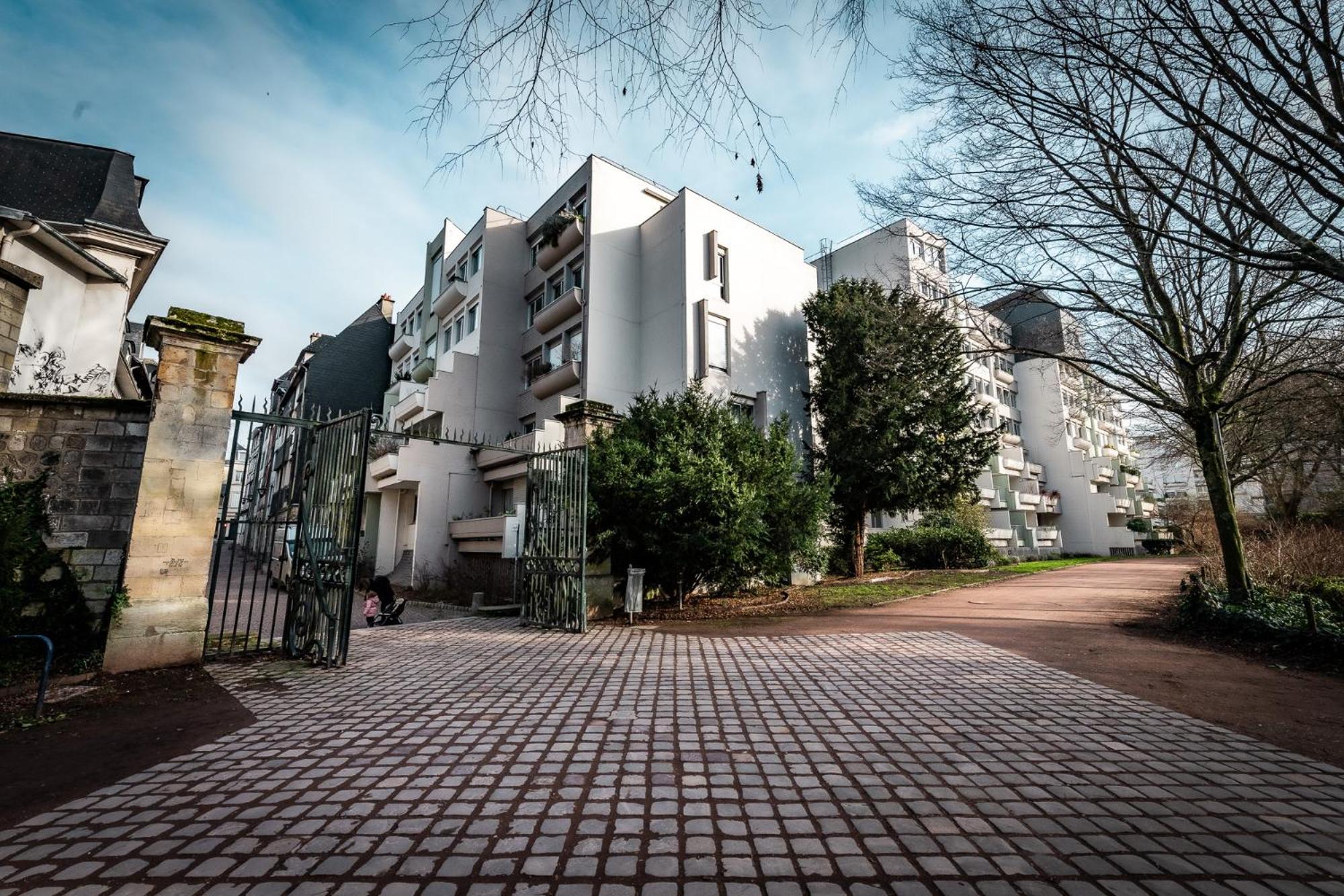 Apartment Aux Jardins De L'hotel De - Hypercentre Avec Parking Prive *